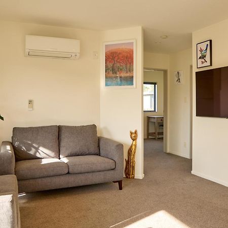 Villa Location With Ocean And Mountain Views Kaikoura Exterior foto