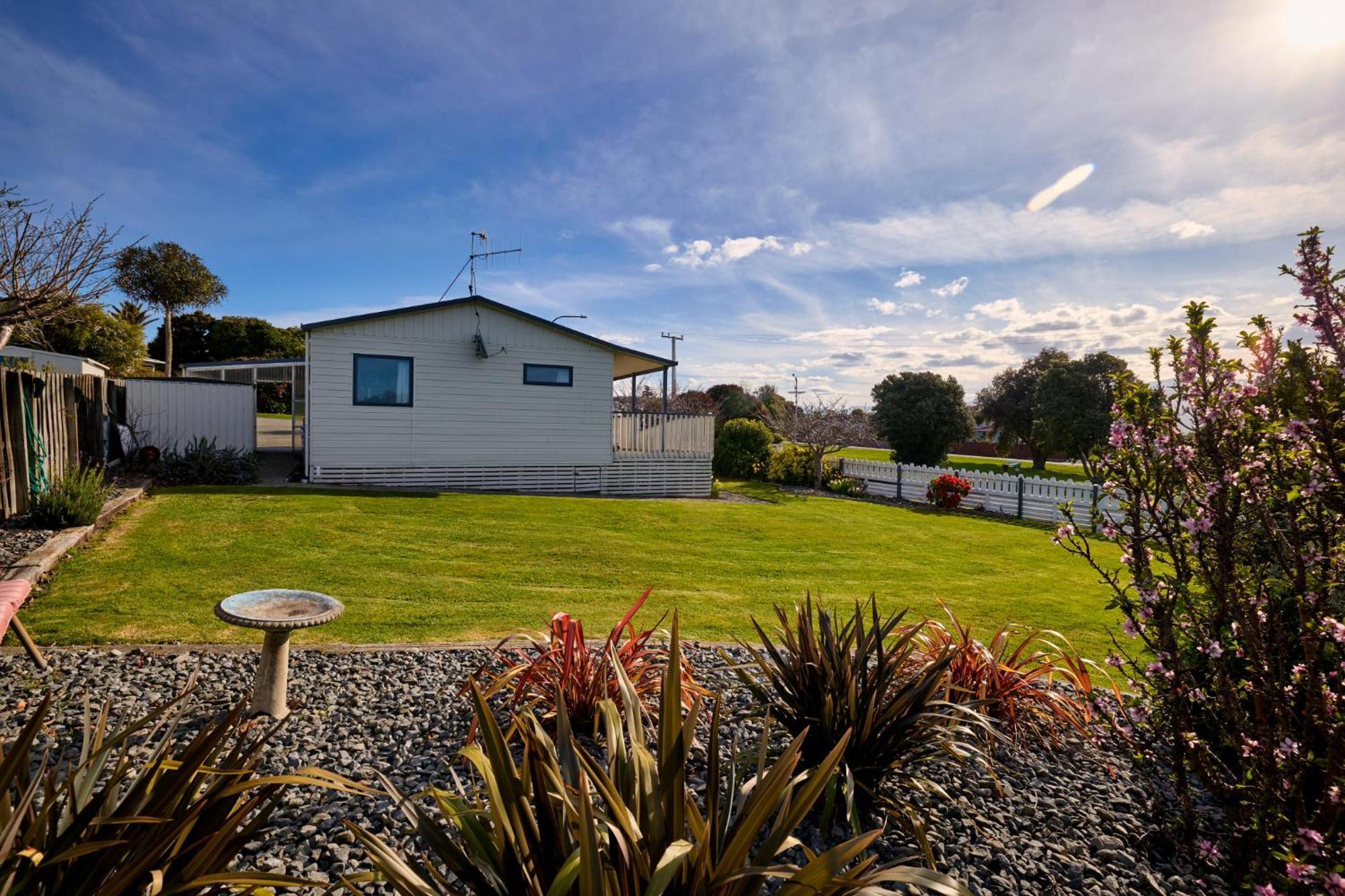 Villa Location With Ocean And Mountain Views Kaikoura Exterior foto